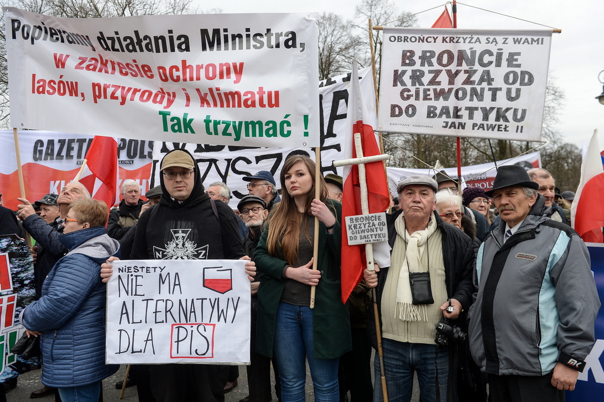 Manifestacja poparcia dla rządu
