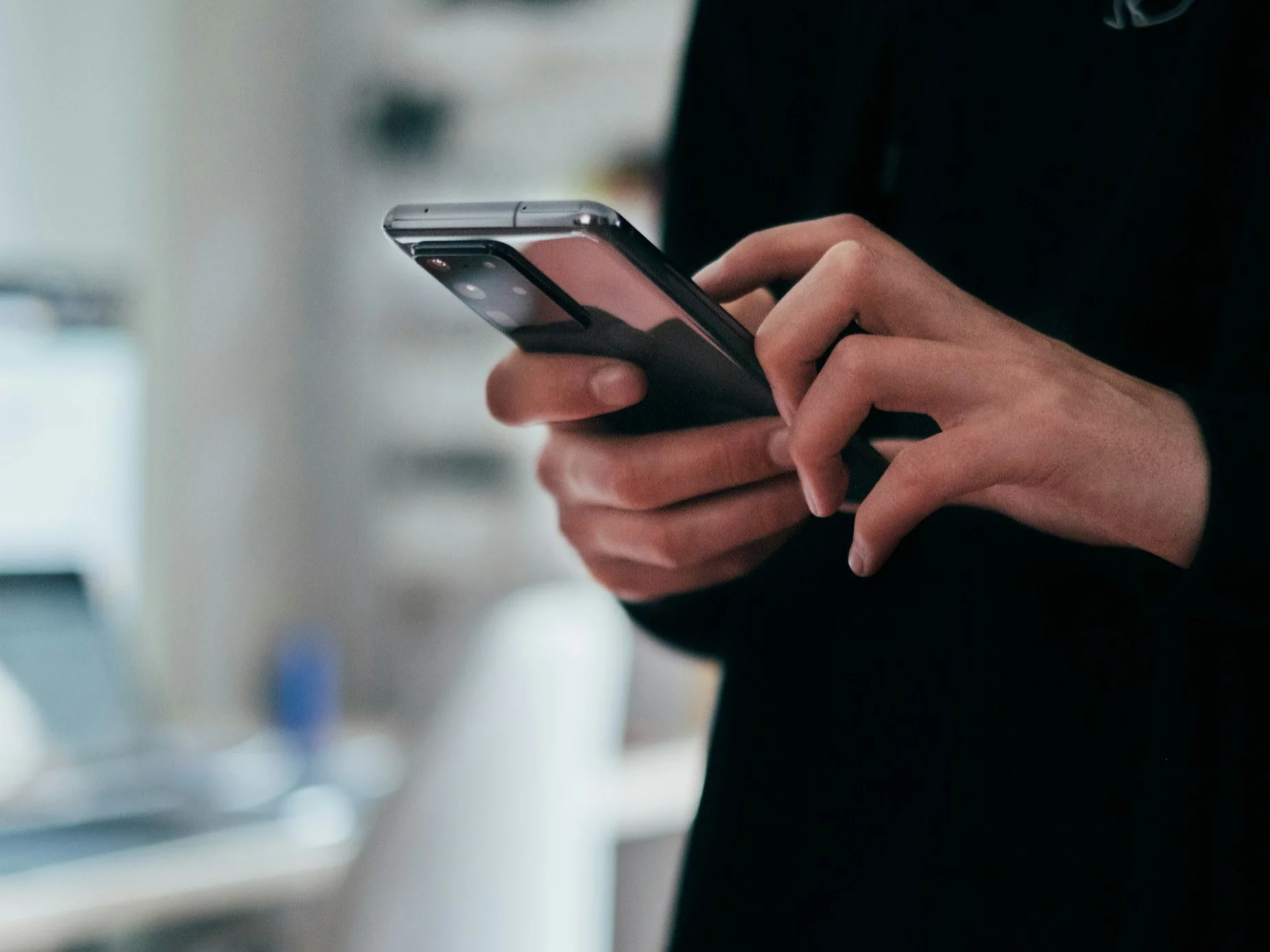 Smartfon, zdjęcie ilustracyjne