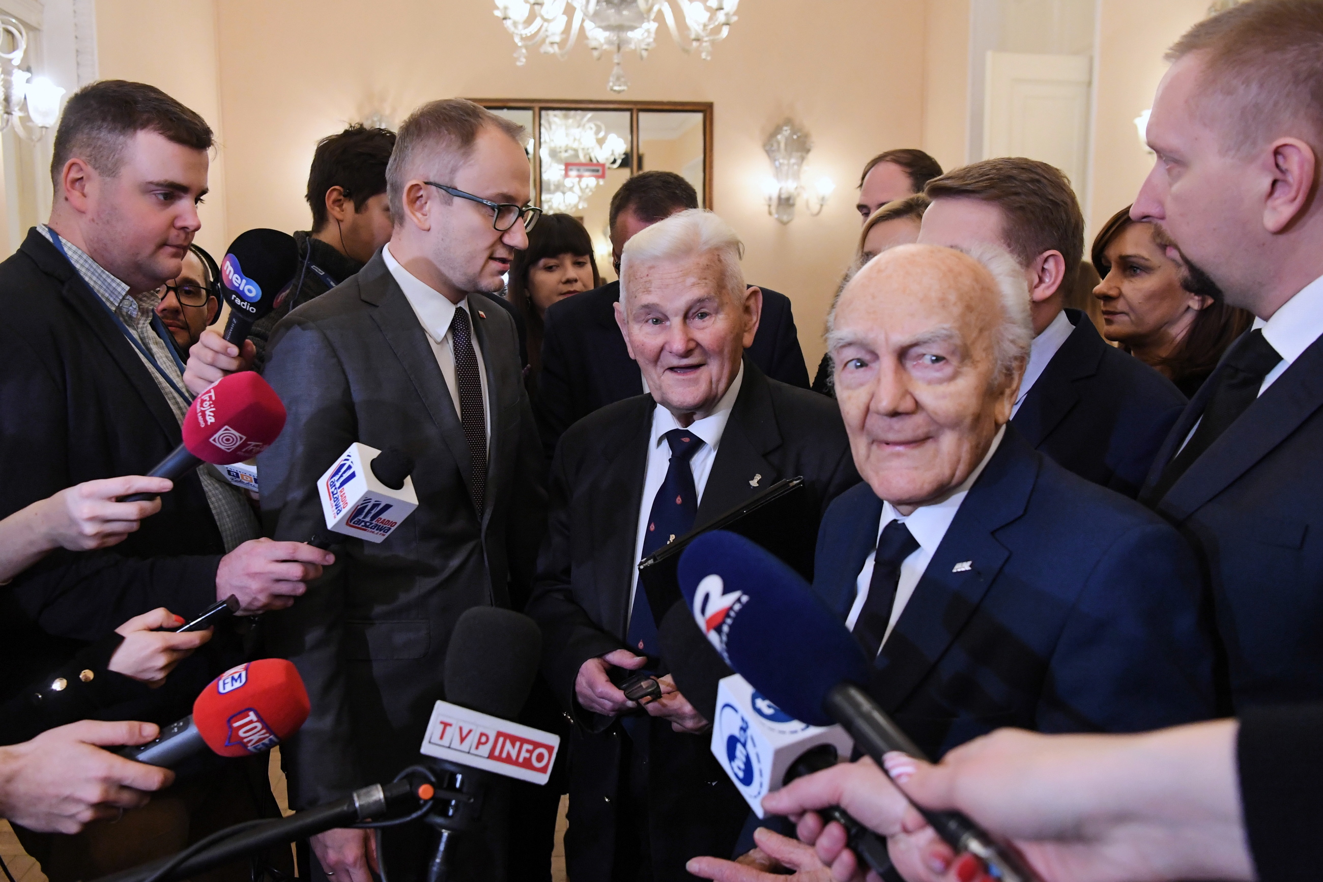 Kombatanci apelują do prezydenta Warszawy ws. dekomunizacji ulic