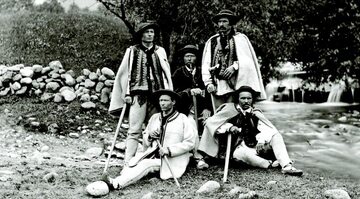 Przewodnicy tatrzańscy w 1877 r., od lewej: Wojciech Roj, Jędrzej Wala młodszy, Jędrzej Wala, Szymon Tatar i Maciej Sieczka
