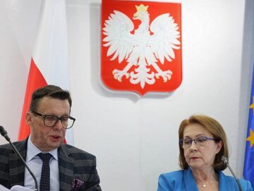 Przewodniczący komisji sprawiedliwości, poseł PiS Marek Ast oraz wiceprzewodnicząca, posłanka PiS Anna Milczanowska