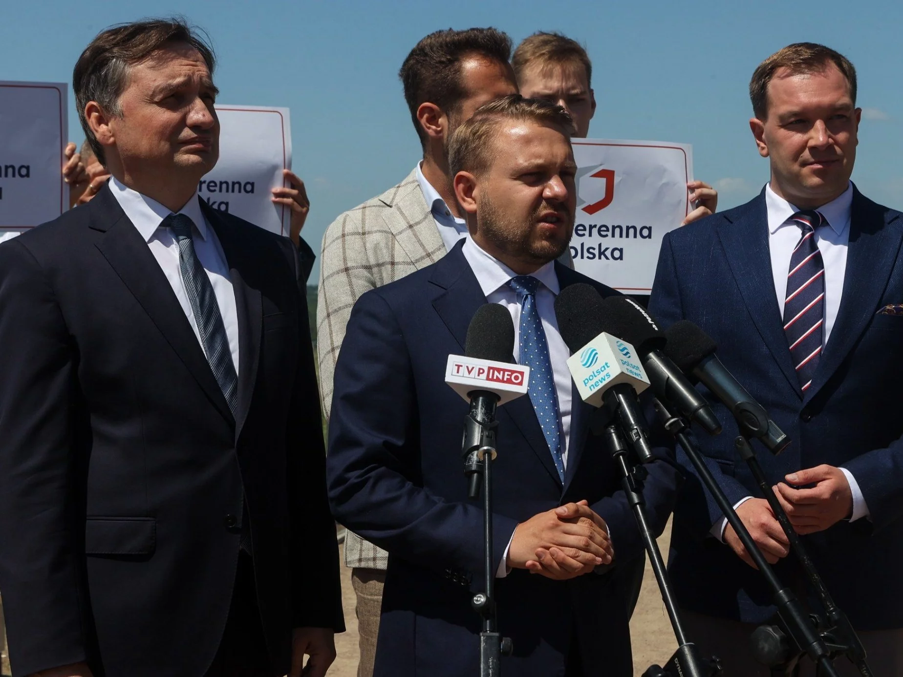 Konferencja prasowa Suwerennej Polski. Zbigniew Ziobro, Piotr Cieplucha, Jacek Ozdoba