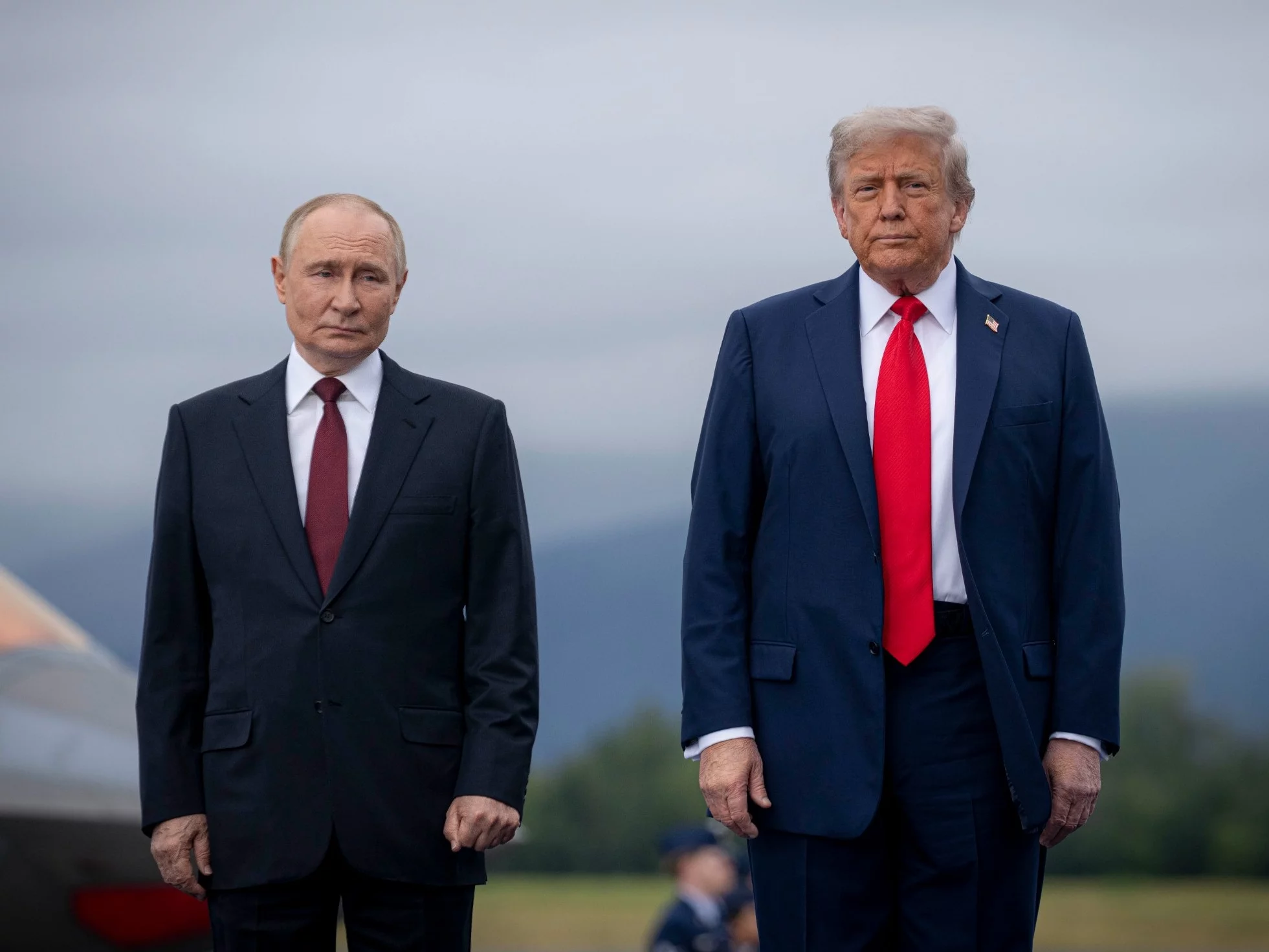 Władimir Putin i Donald Trump podczas spotkania na Alasce