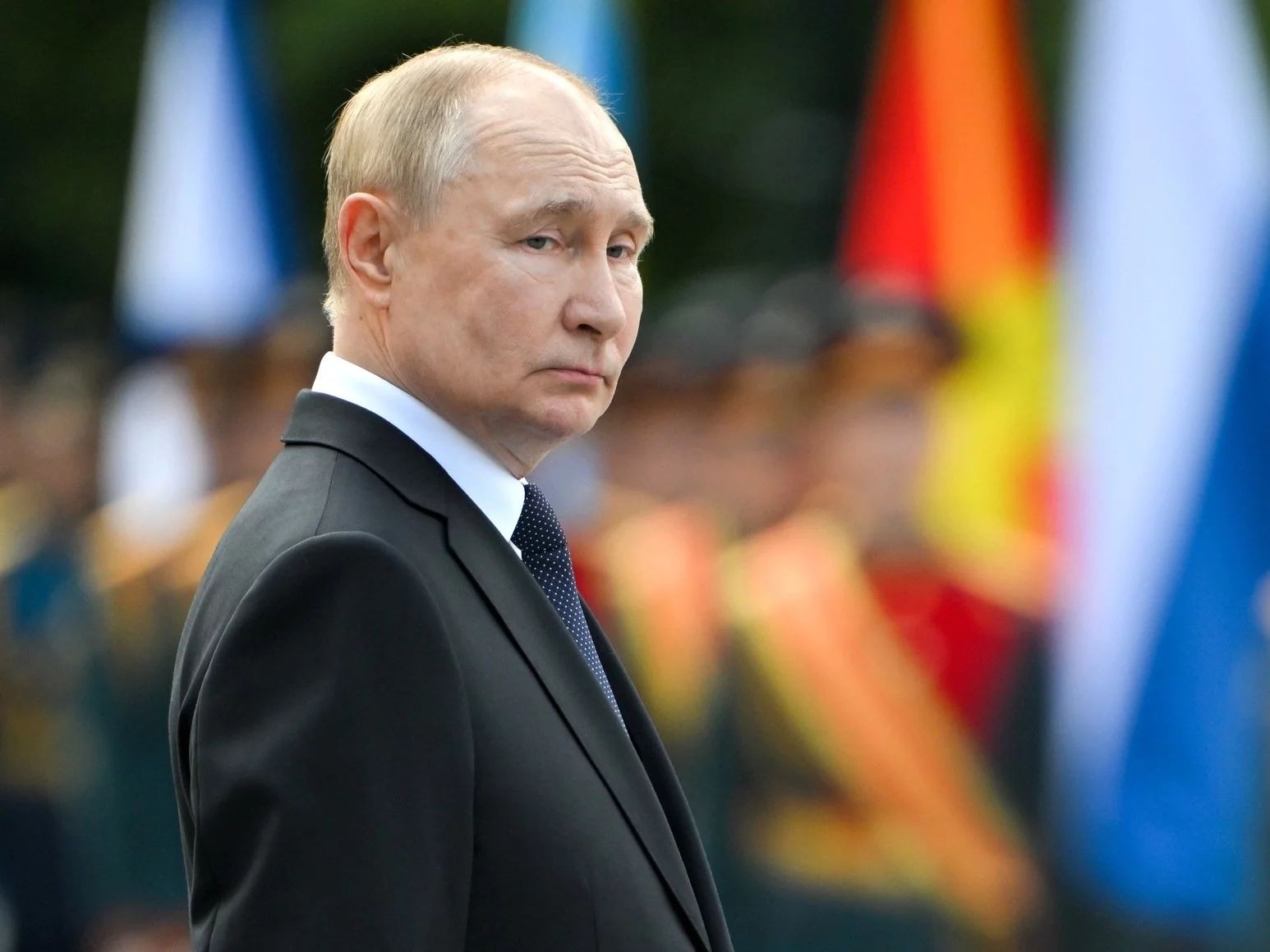 Putin przyleciał na szczyt do Chin. "Stosunki najlepsze w historii"