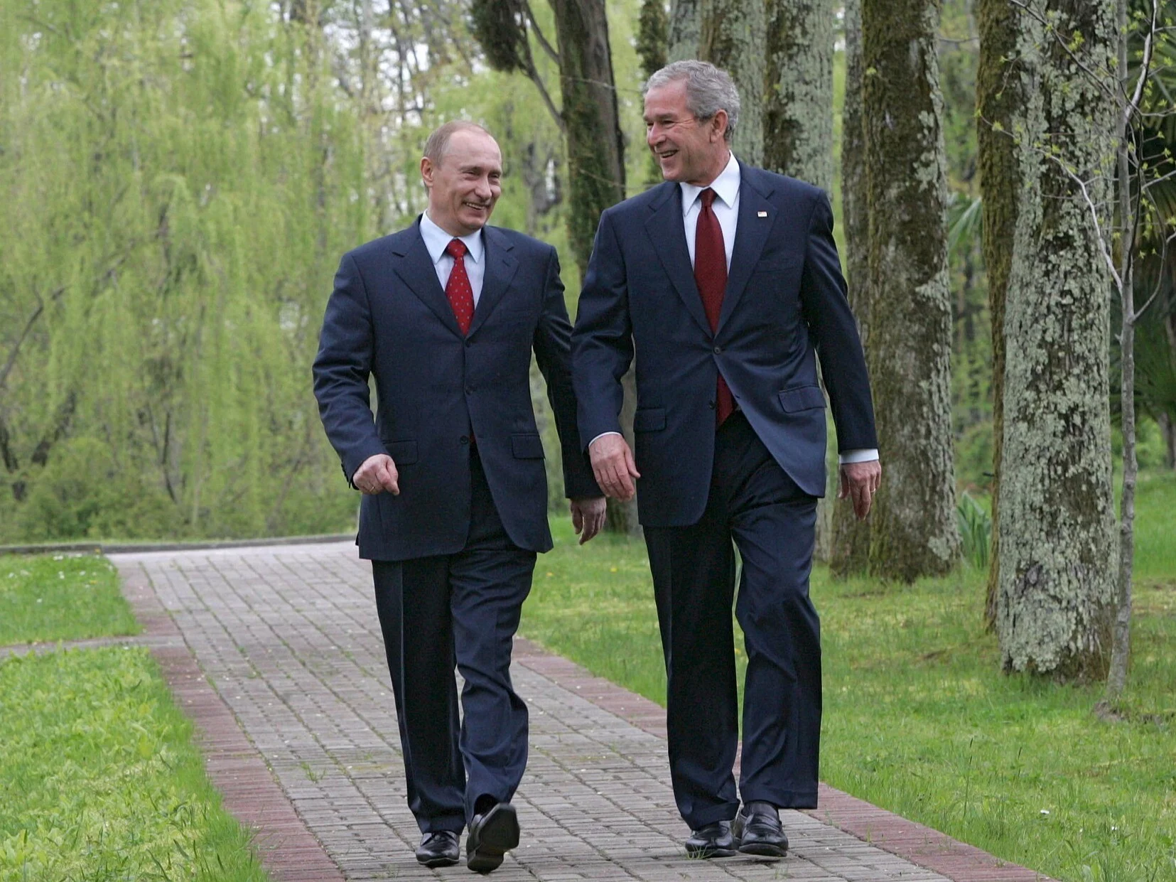 Putin prosił Busha o przyjęcie Rosji do NATO. USA odtajniły rozmowy