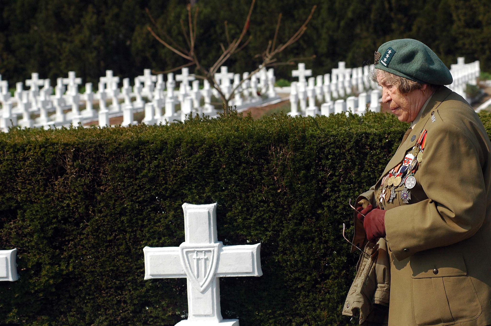 Radiotelegrafistka ppor. Stanisława Czekało, która została ranna w czasie walk nad Odrą