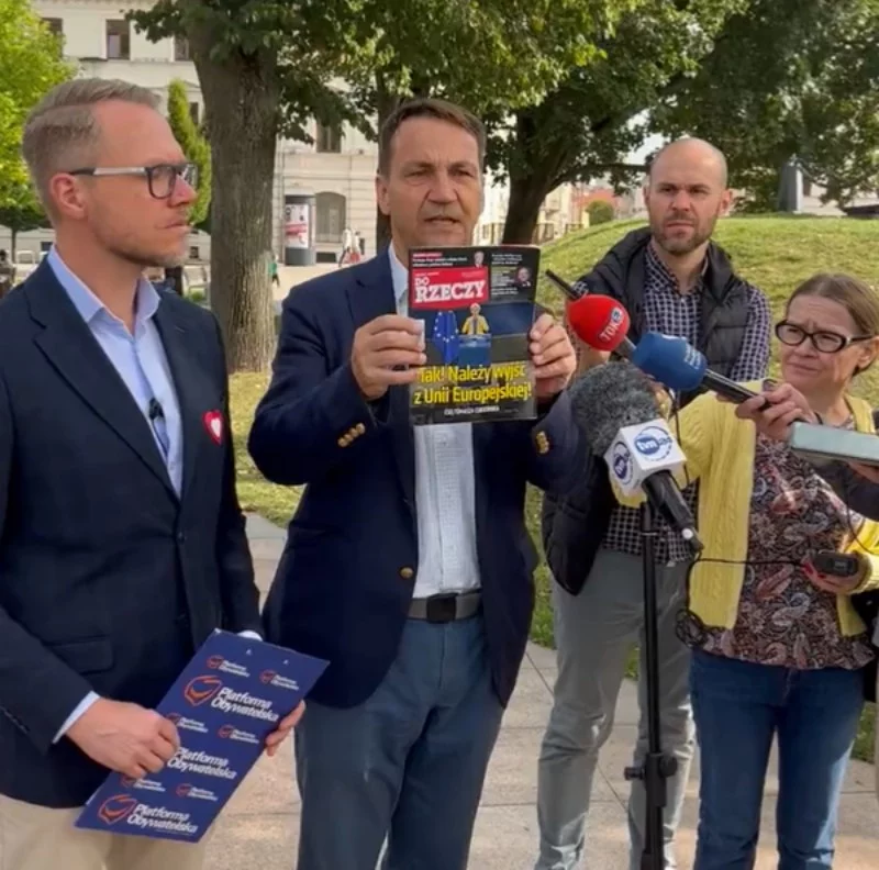 Radosław Sikorski oburzony okładką "Do Rzeczy"