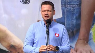 Rafał Trzaskowski podczas "marszu miliona serc"