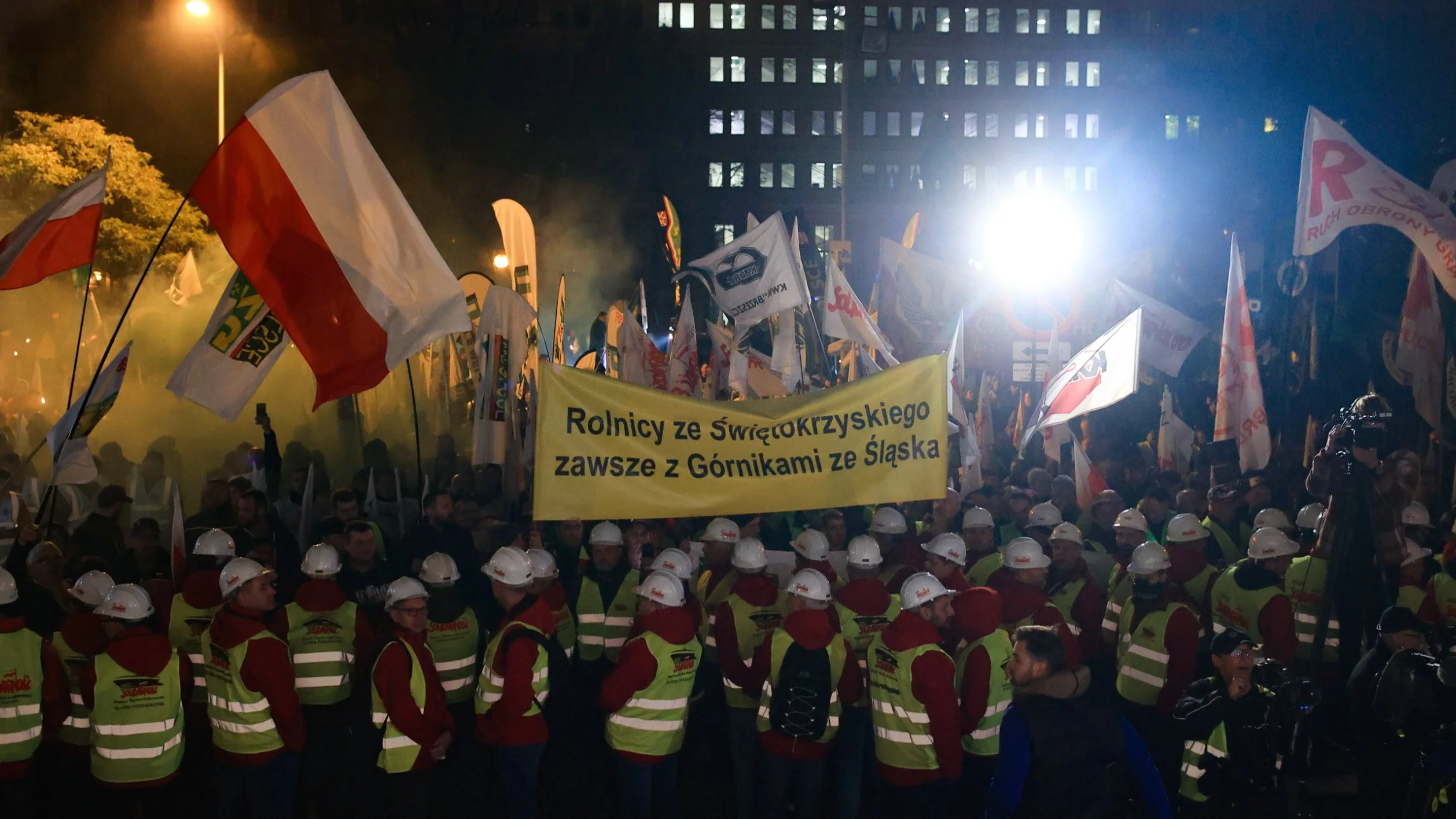 Rolnicy i transportowcy wsparli protest górników i hutników. Chcą ratować polski przemysł
