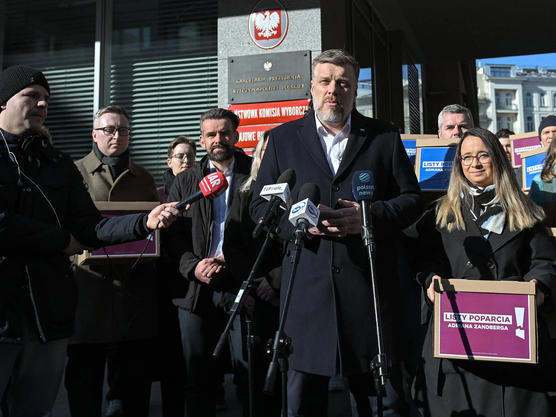 Współprzewodniczący partii Razem, kandydat tego ugrupowania w wyborach prezydenckich Adrian Zandberg i współpracownicy z partii