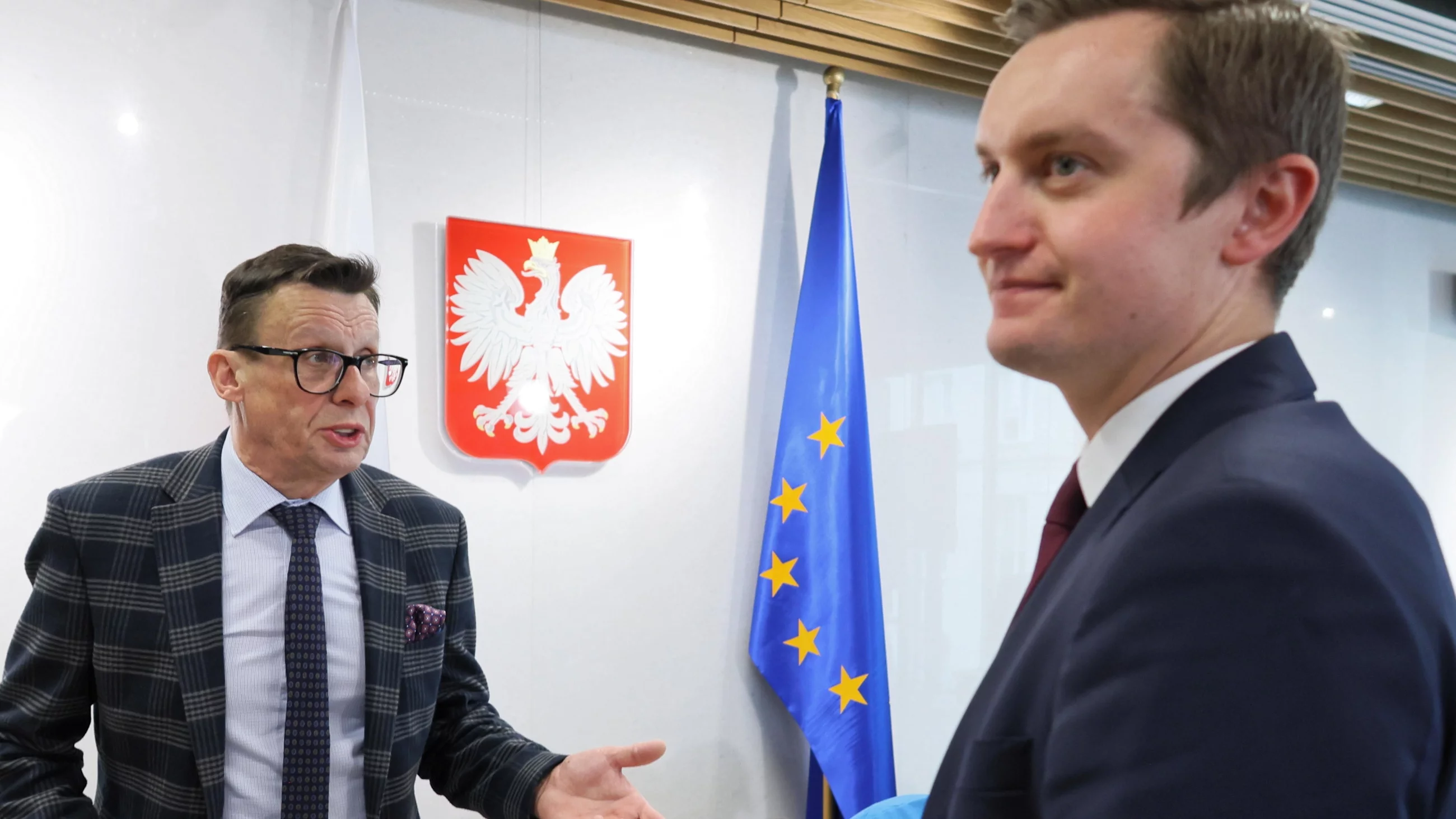 Przewodniczący sejmowej komisji sprawiedliwości Marek Ast i wiceminister sprawiedliwości Sebastian Kaleta