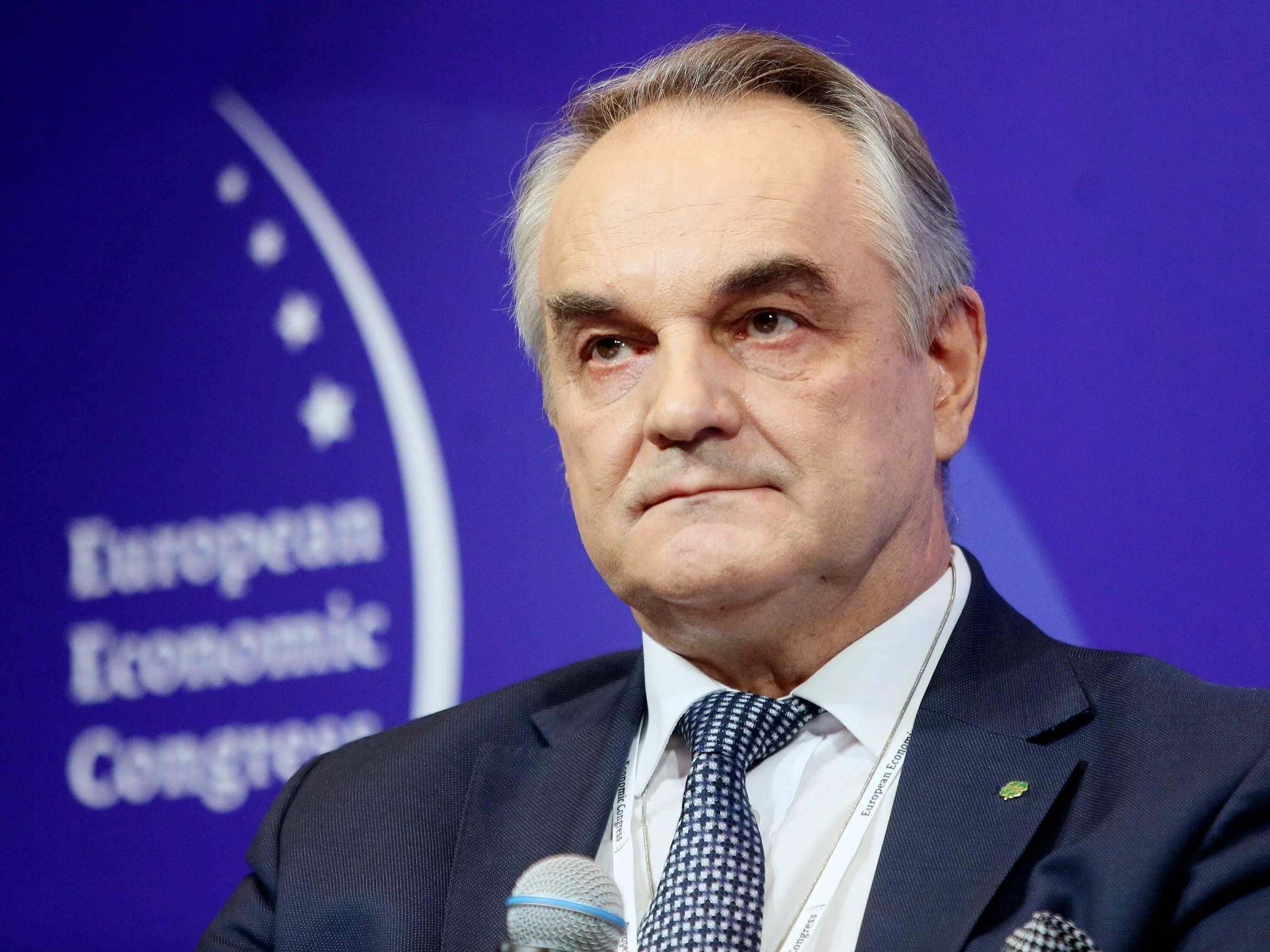Były premier: Rekonstrukcję się przeprowadza, a nie o niej mówi