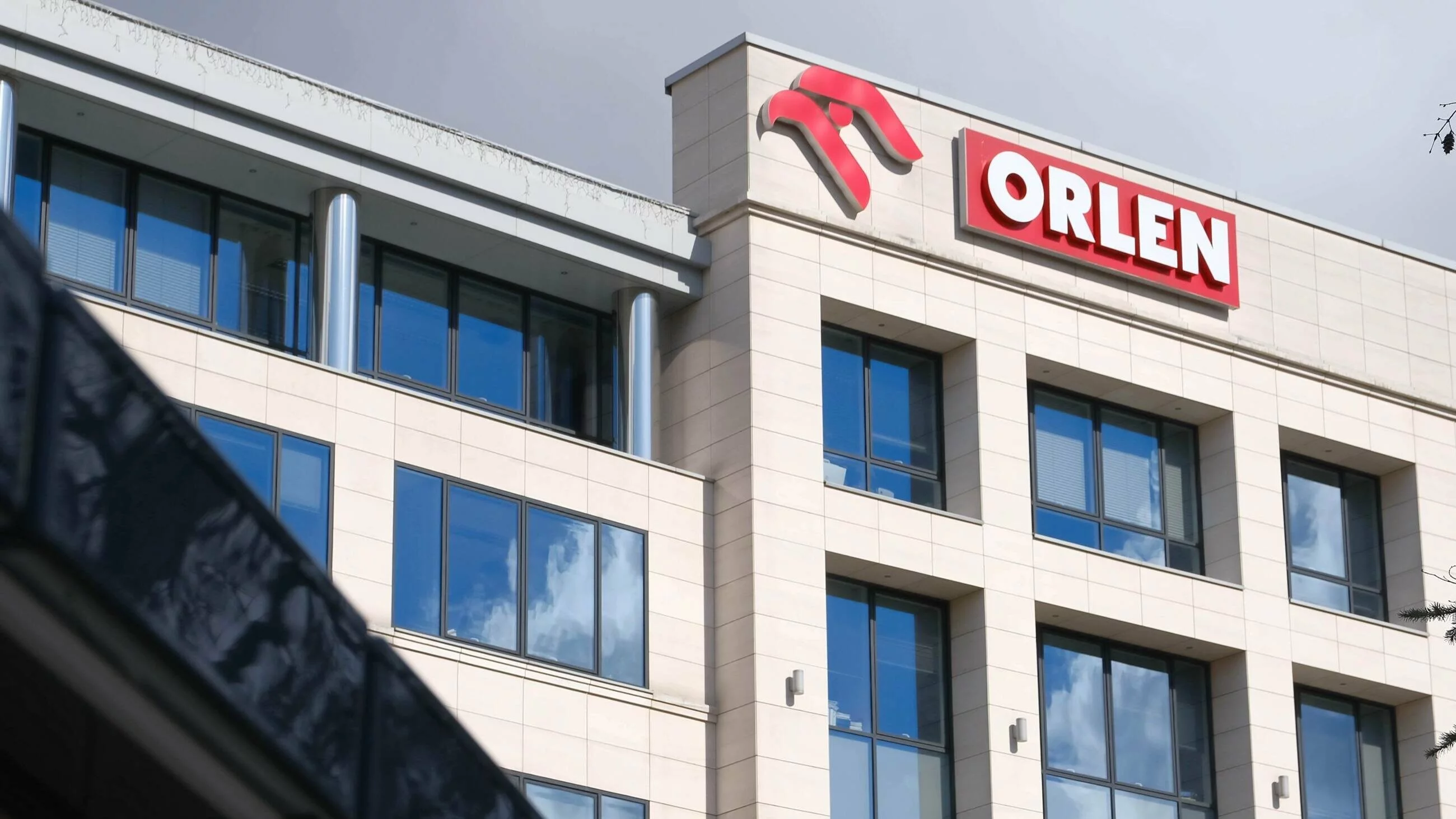 Rekordowe wyniki Orlenu. Krajowy gigant najdroższy w historii