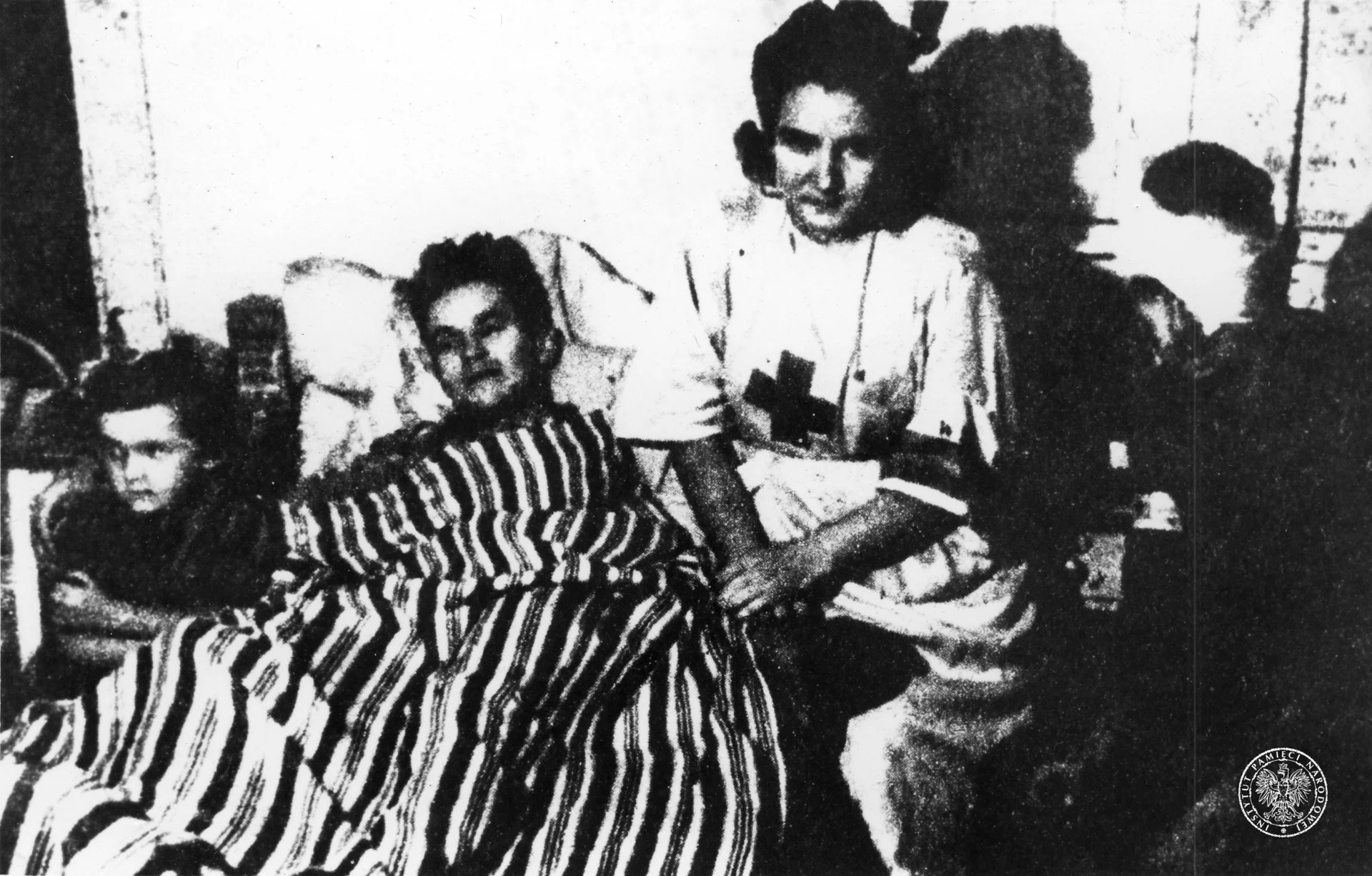 Powstańczy szpital polowy. Autor: Eugeniusz Lokajski