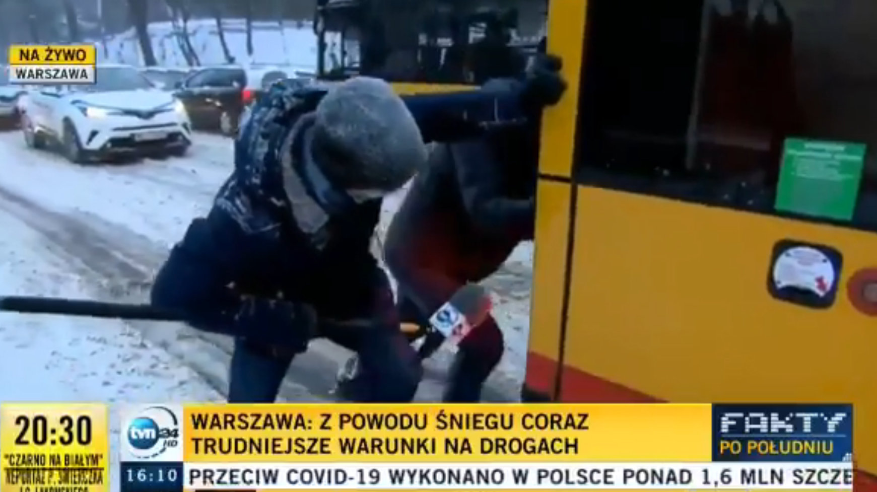 Do niecodziennej sytuacji doszło podczas relacji na żywo w stacji TVN24.