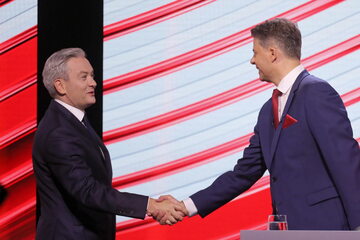 Robert Biedroń i Mirosław Piotrowski podczas debaty w TVP