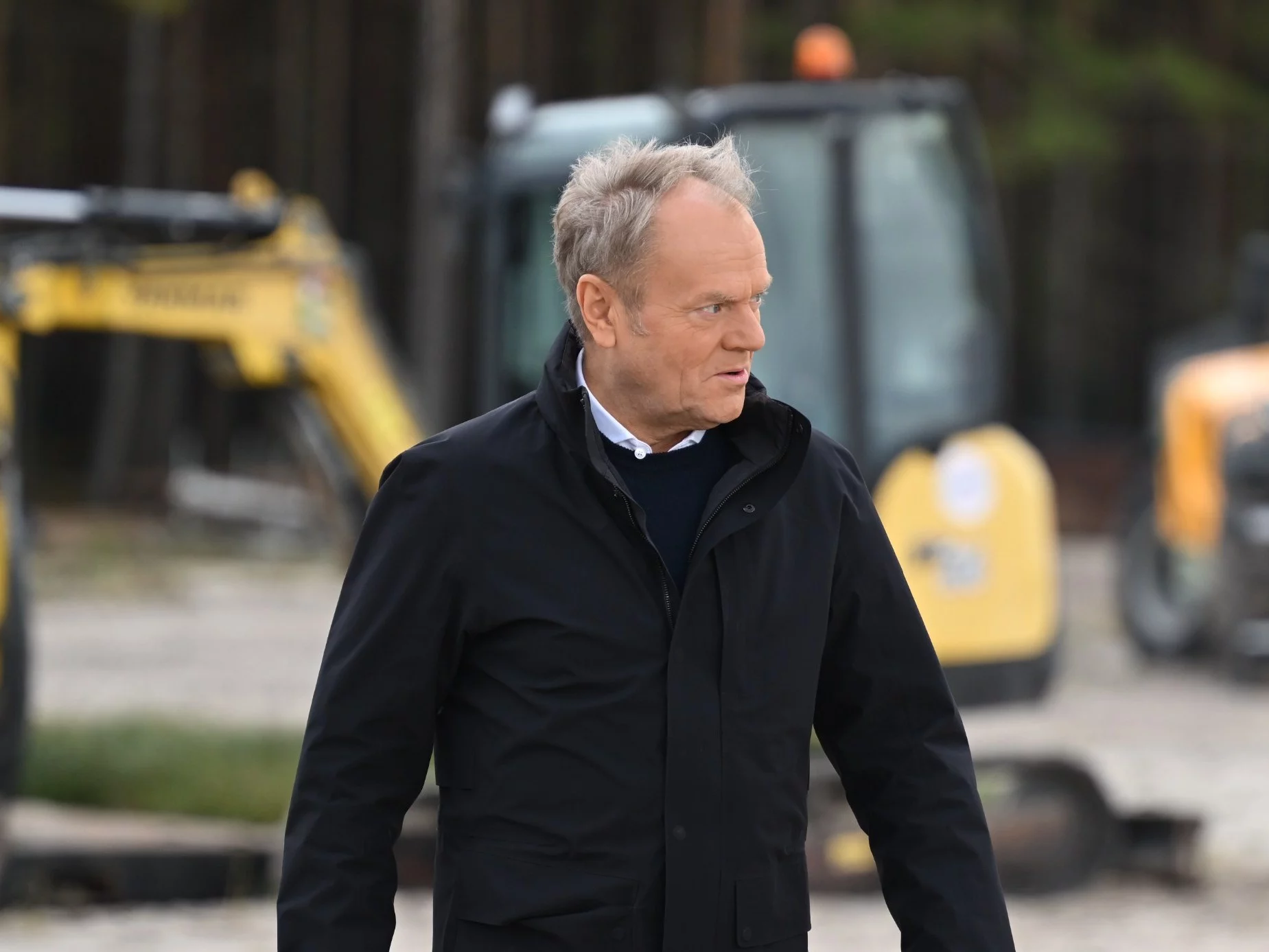 "Robimy, nie gadamy". Tusk specjalnie wybrał to miejsce