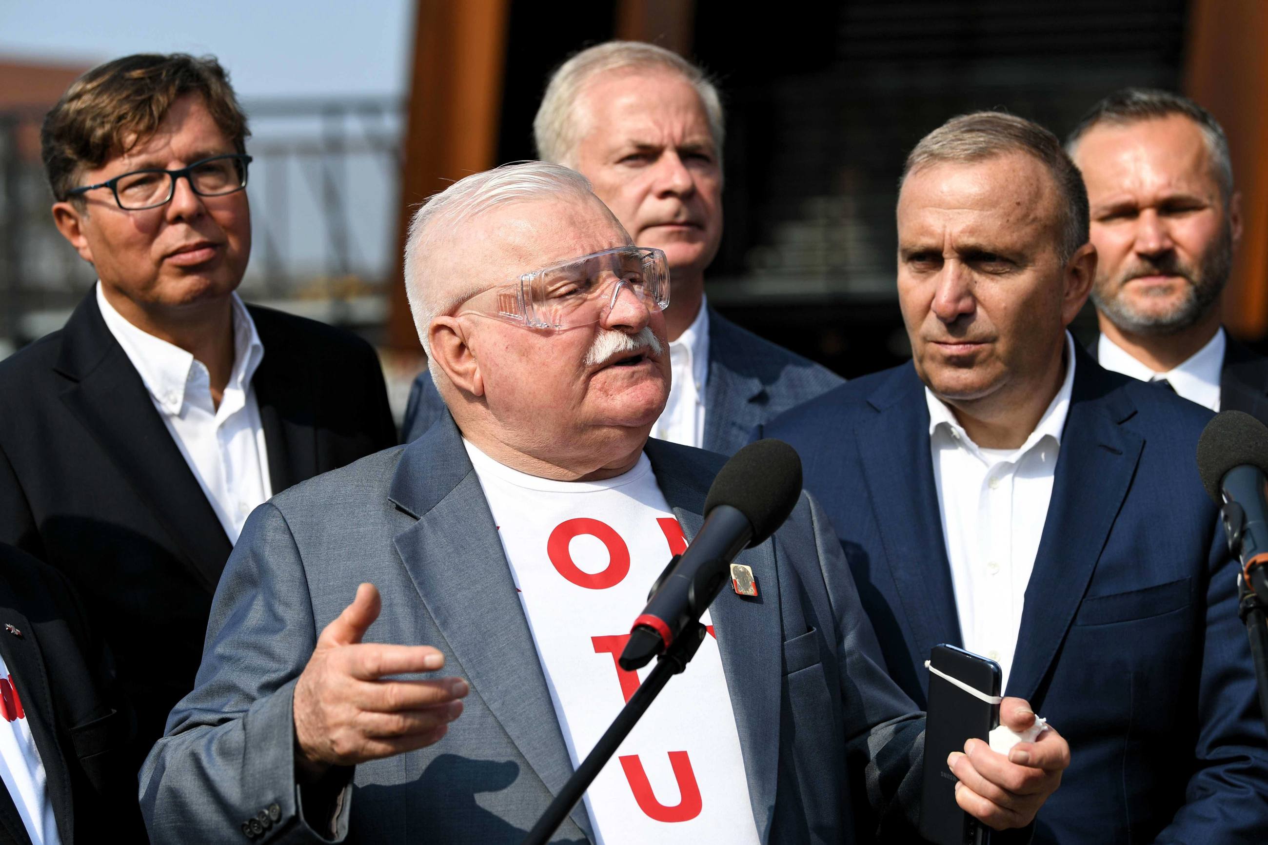 Lech Wałęsa, Grzegorz Schetyna