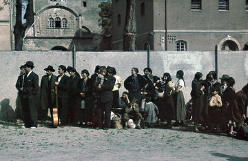 Romowie i Sinti przed deportacją z Asperg 22 maja 1940