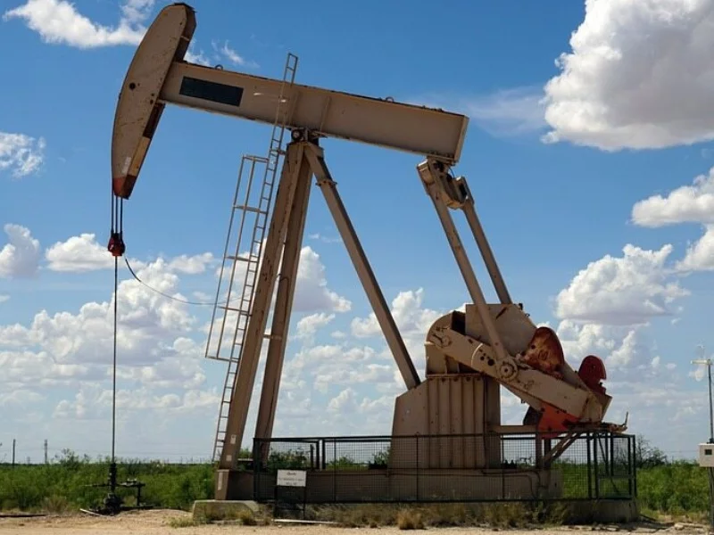 Wydobycie ropy naftowej. Zdj. ilustracyjne