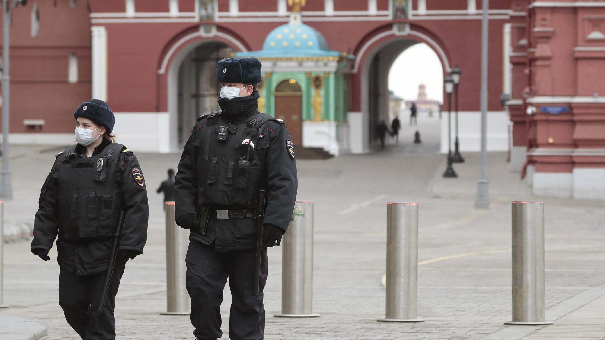 Rosyjska policja na Placu Czerwonym w Moskwie