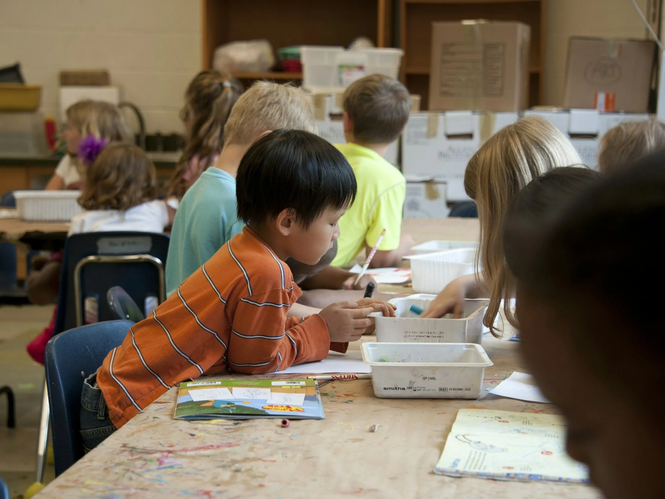 Migrant children under peculiar   supervision. Teachers have been instructed