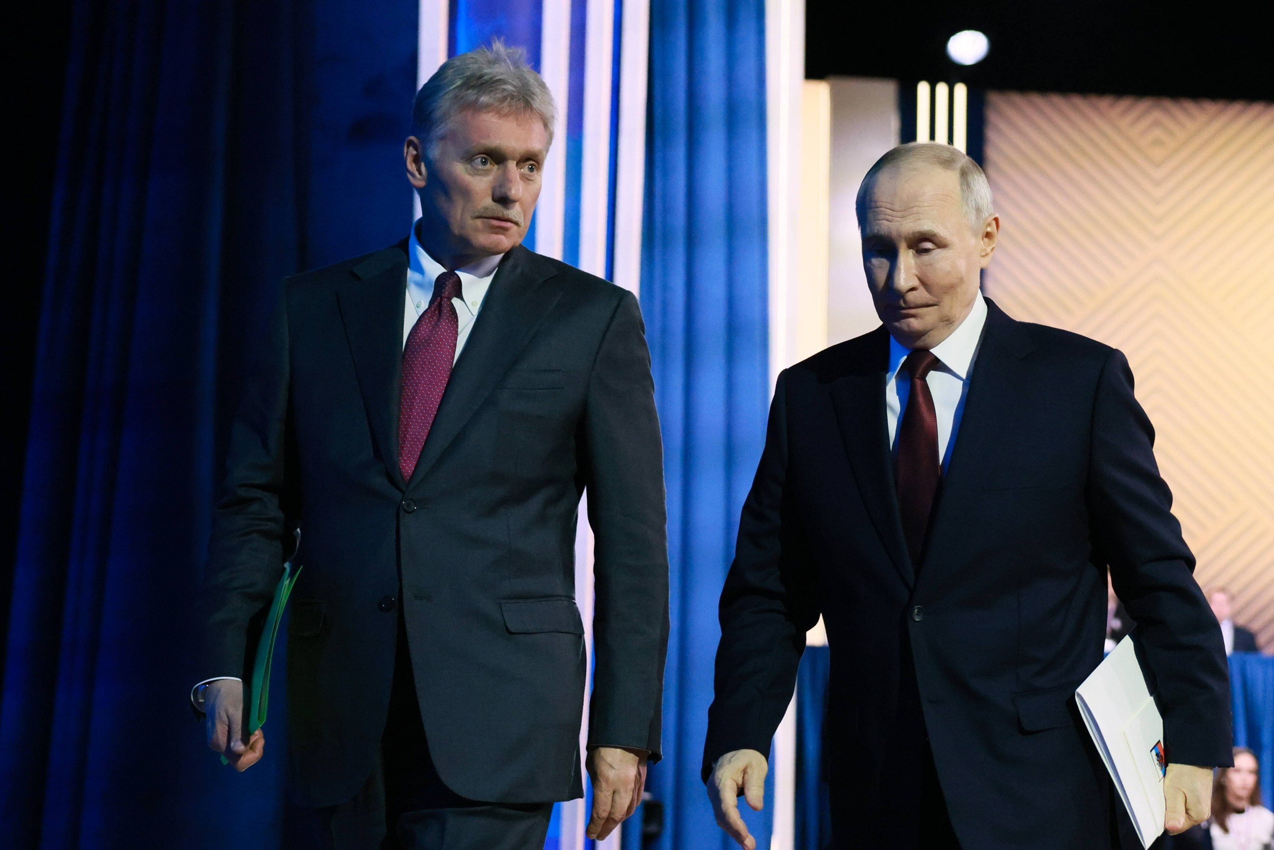 Dmitrij Pieskow i Władimir Putin