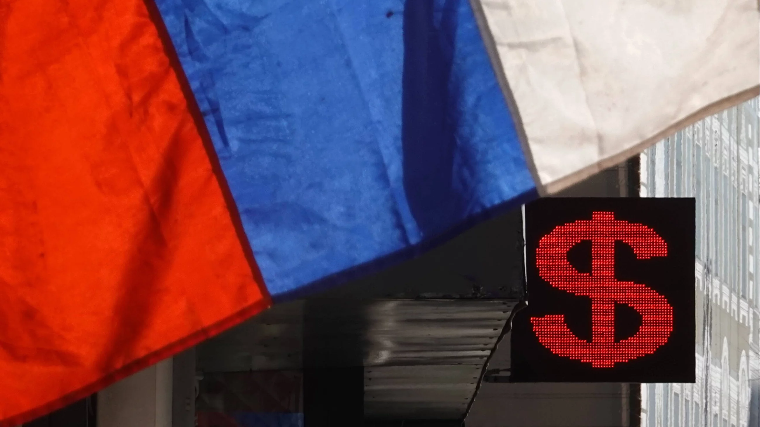 Rosja tonie w deficycie. Bank centralny uruchamia masowy dodruk pieniądza