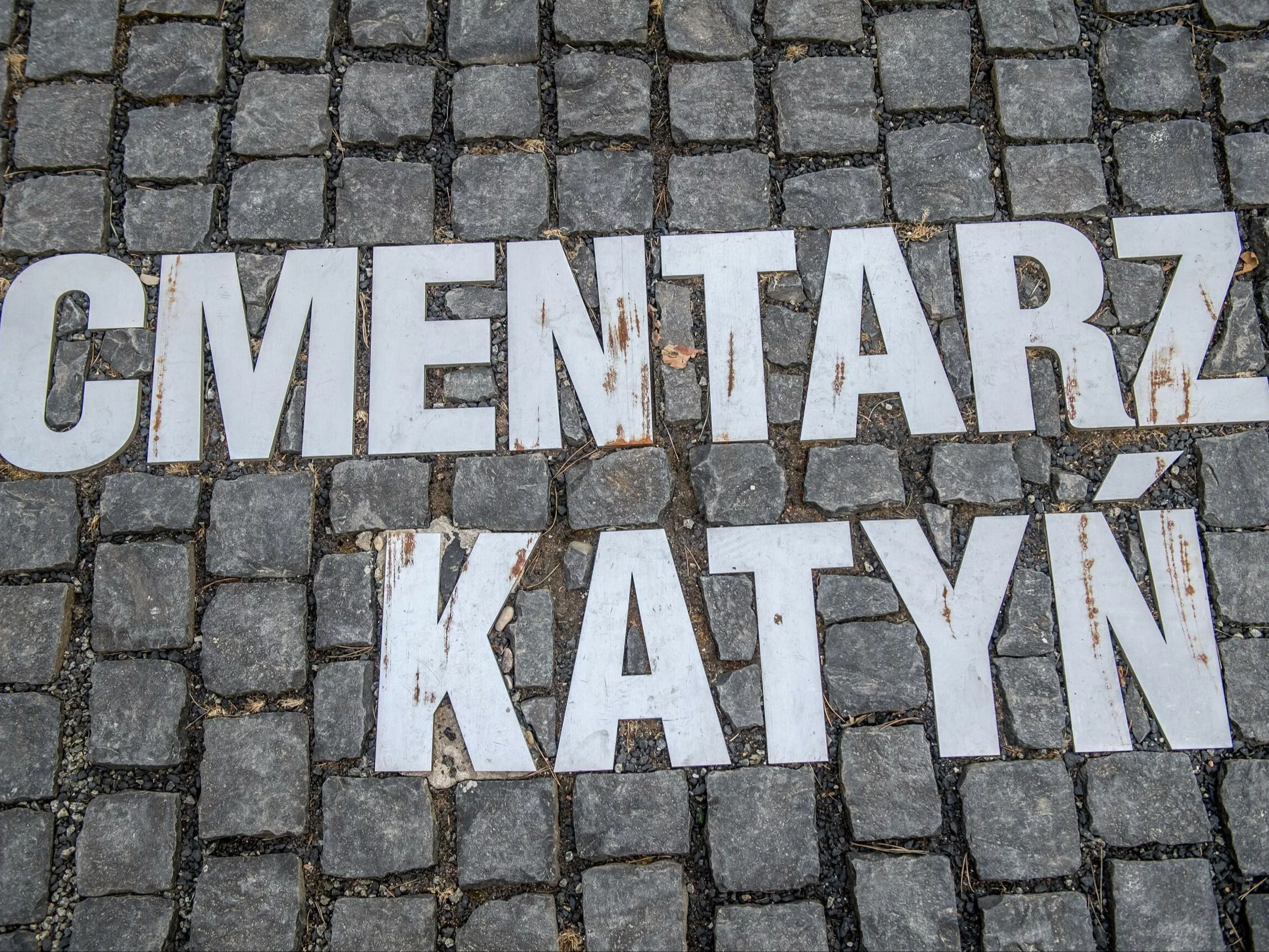 Rosja usuwa polskie symbole w Katyniu. Realizacja wyroku sądu