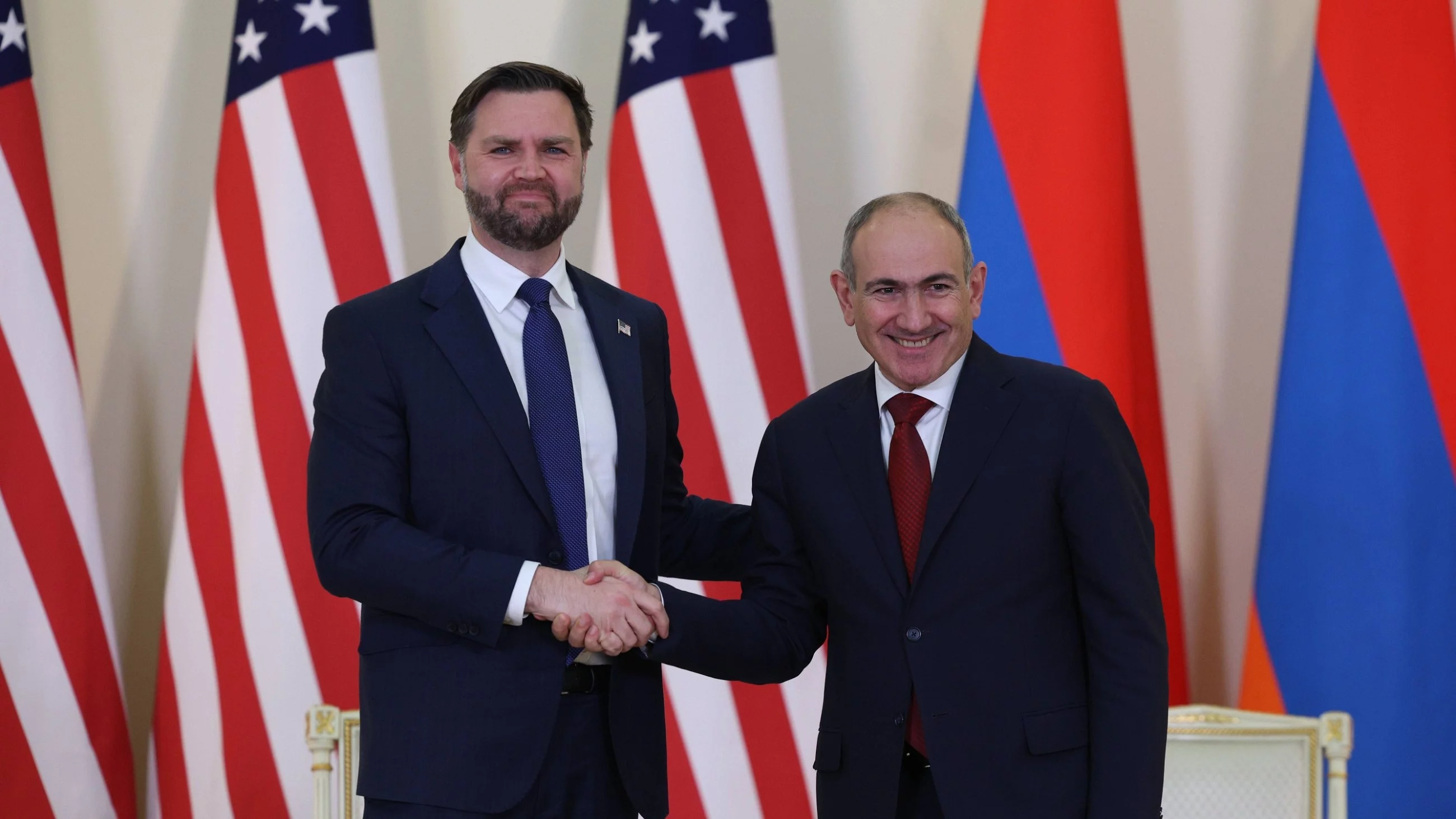 Wiceprezydent USA J.D. Vance spotkał się w Erywaniu z premierem Armenii Nikolem Paszynianem