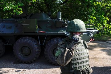 Rosyjscy żołnierze w okupowanym Enerhodarze na Ukrainie