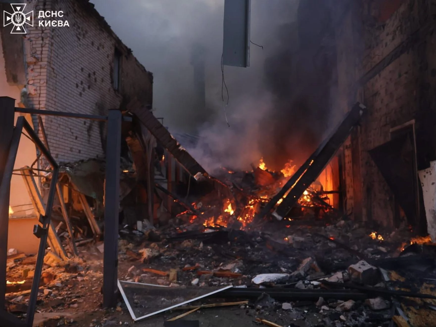 Rosyjski atak na Kijów. Zełenski: Tak Putin odpowiada na propozycje pokoju