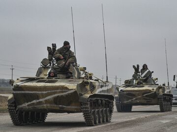 Rosyjskie wozy bojowe podczas inwazji na Ukrainę