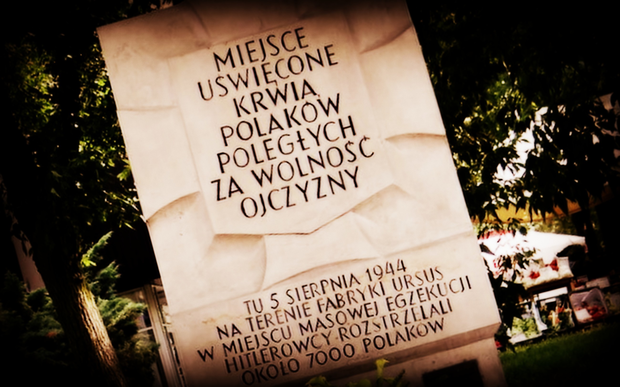 Tablica poświęcona ofiarom rzezi Woli