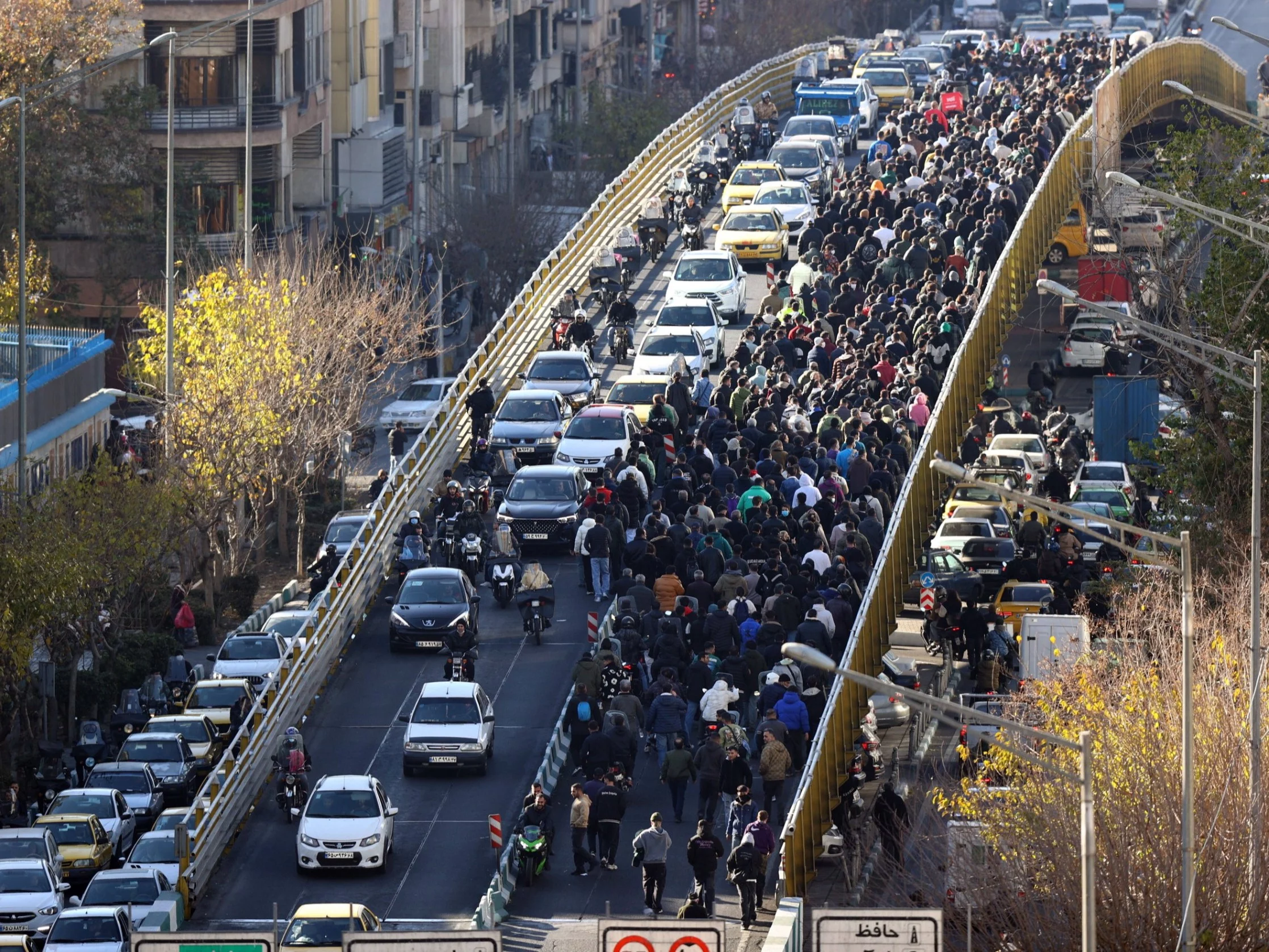 Rozszerzają się masowe protesty w Iranie