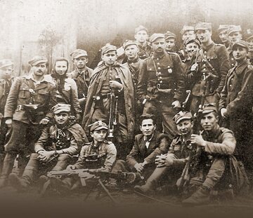 Rozwiązanie 5. Brygady Wileńskiej AK na zdjęciu z września 1945 r., prezentowanym na wystawie „Oddziały Łupaszki”