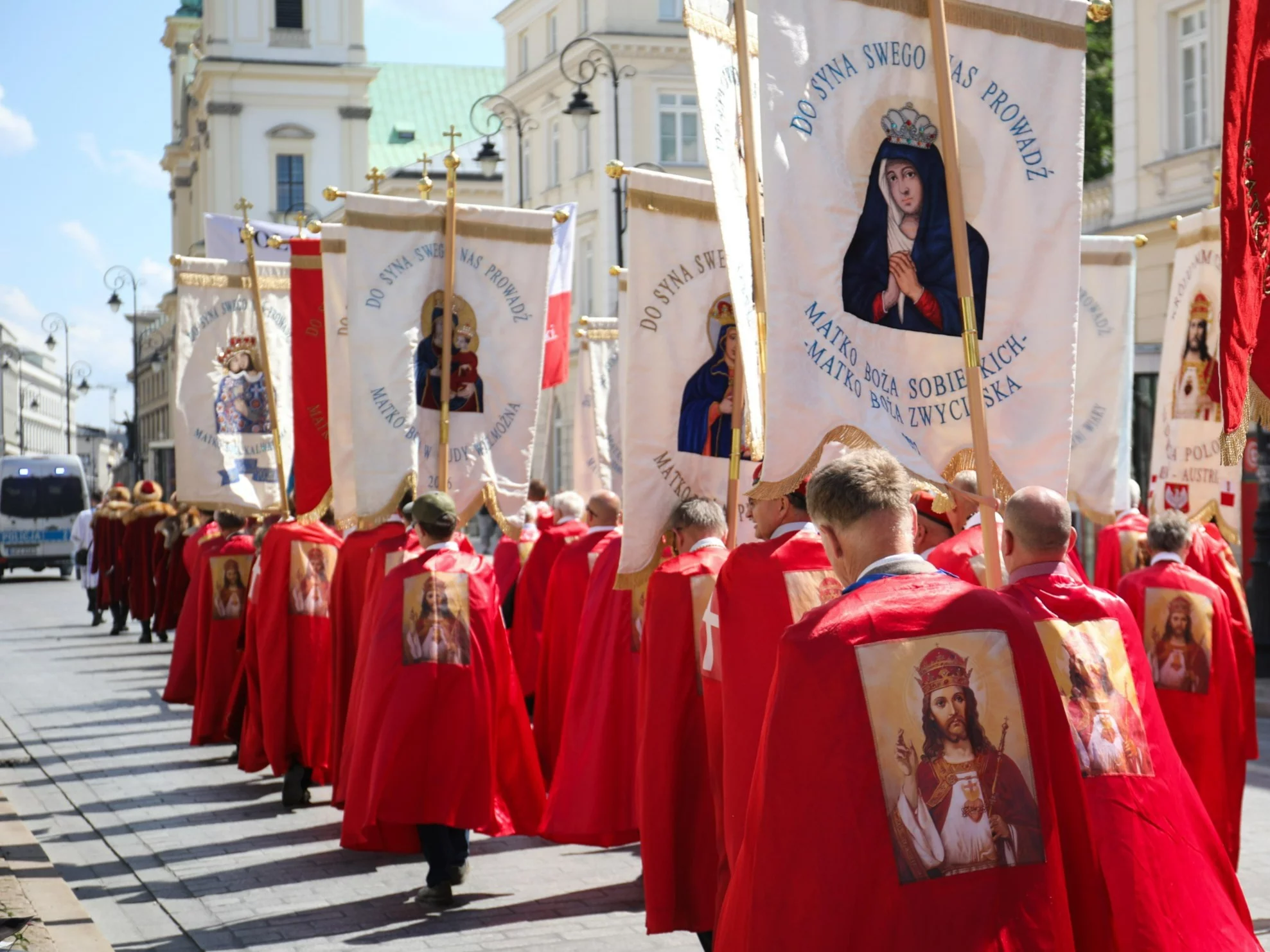 Marsz Rycerzy Chrystusa Króla traktem królewskim w Warszawie, czerwiec 2024 r.