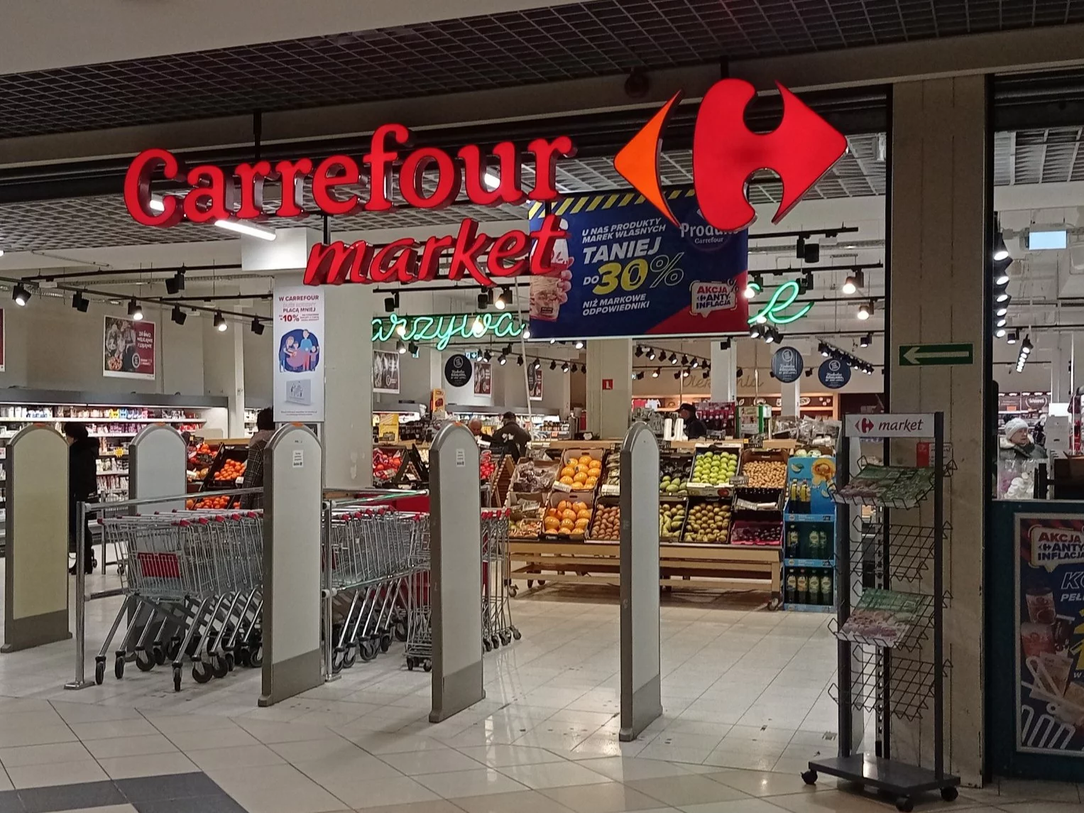 Rząd chce przejąć sieć sklepów Carrefour. Komunikat ministerstwa