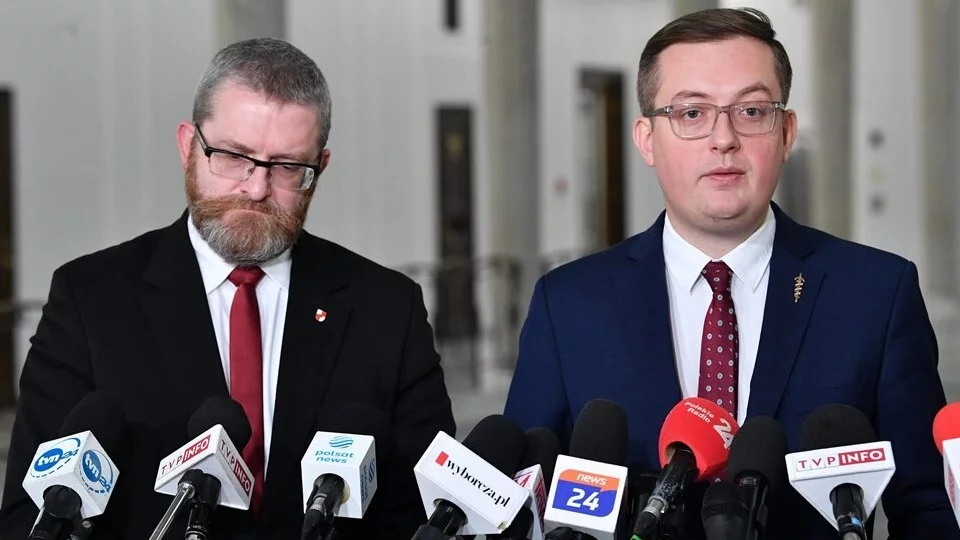 Posłowie Konfederacji Grzegorz Braun i Robert Winnicki