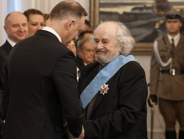 Rzeźbiarz Jerzy Kalina z Orderem Orła Białego