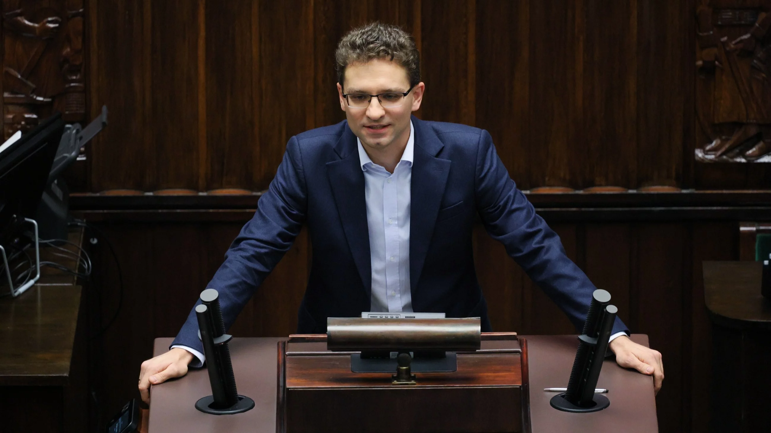 "Pożyczka SAFE procedowana nielegalnie". Wawer wskazuje przepisy Konstytucji