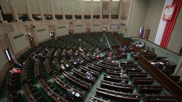 Sala obrad podczas dyskusji nt. prezydenckiej nowelizacji ustawy o badaniu wpływów rosyjskich w Polsce