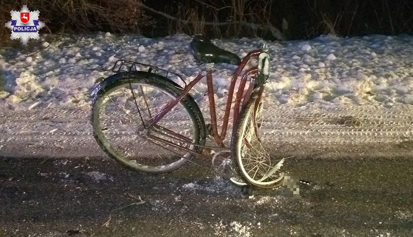 e wstępnych ustaleń wynika, że kierujący hondą mężczyzna, podczas wyprzedzania innego pojazdu zderzył się z jadącym z przeciwka rowerzystą.