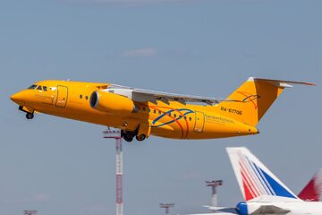 Samolot An-148 należący do Saratov Airlines