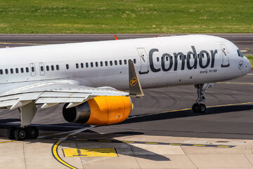 Samolot Boeing w barwach linii Condor
