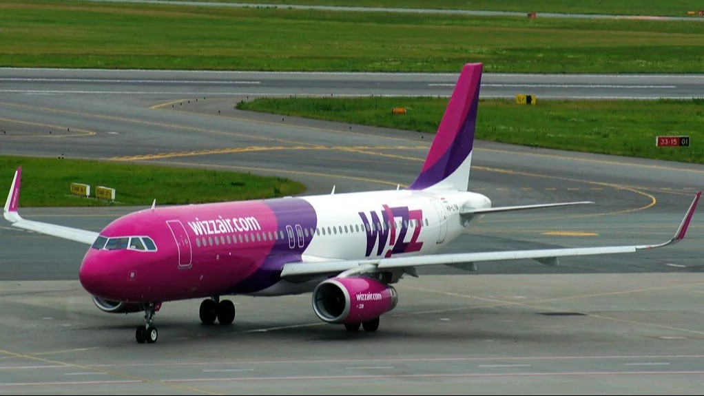 Airbus A320 linii Wizz Air w Warszawie, zdjęcie ilustracyjne