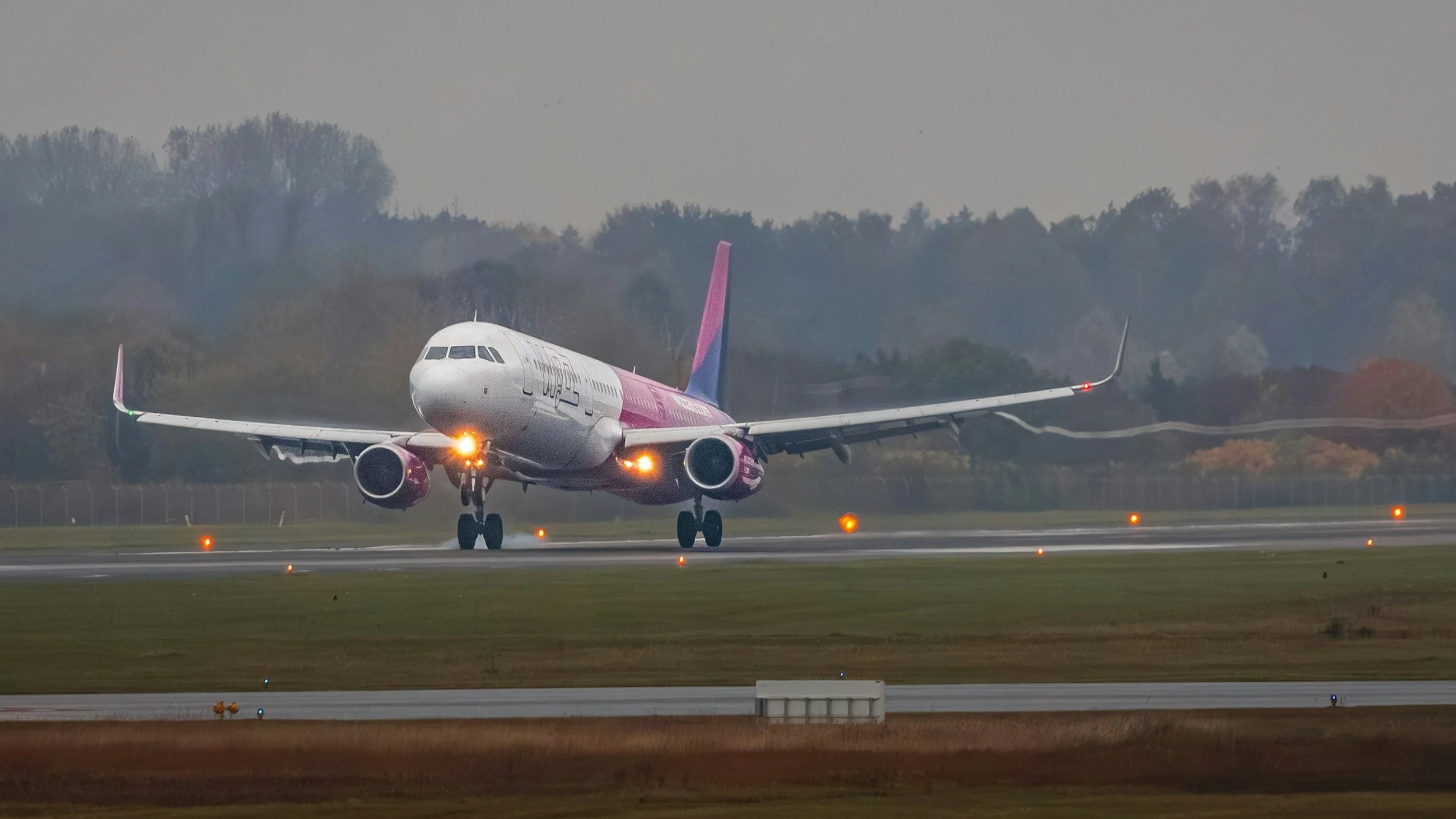 Samolot Wizz Air. Zdj. ilustracyjne