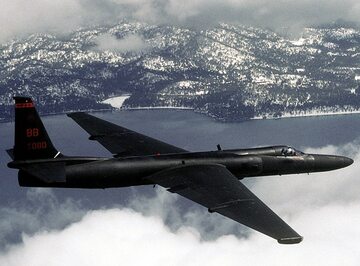 Samolot zwiadowczy U-2 nad Beale Air Force Base, 1996 r.