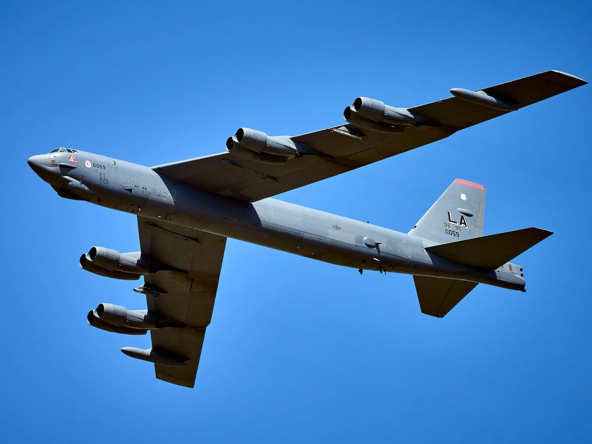 Amerykański bombowiec strategiczny B-52, zdolny do przenoszenia broni jądrowej