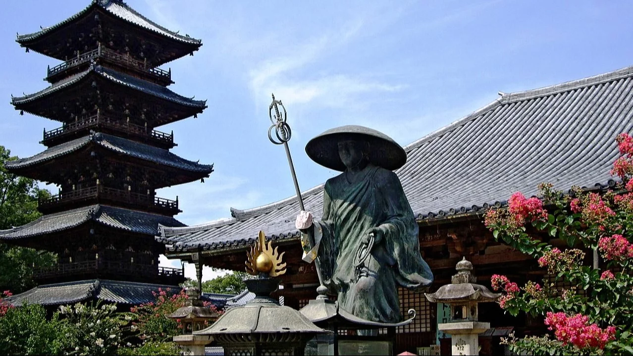 Świątynia Motoyama-ji, pomnik Kōbō Daishi (Kūkai). Wyspa Sikoku, Japonia